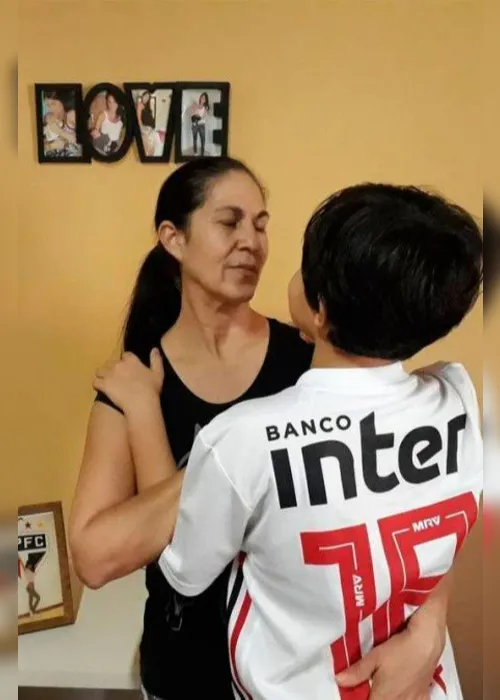 Imagem ilustrativa da imagem Filho de Eliza Samudio, Bruninho segue os passos do pai como goleiro em escolinha