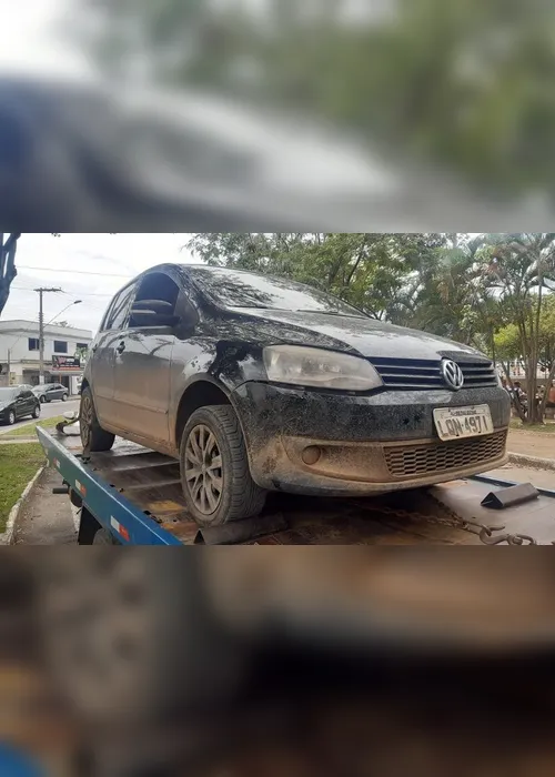 Imagem ilustrativa da imagem Bandidos abandonam carro após tiroteio e perseguição em Cariacica