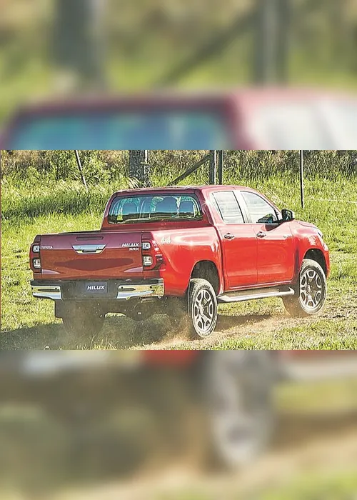 
          Imagem ilustrativa da imagem Hilux de cara nova e mais potente
          