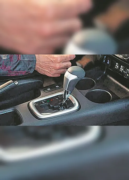 
          Imagem ilustrativa da imagem Hilux de cara nova e mais potente
          