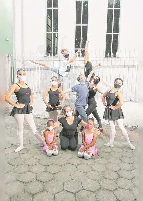 Imagem ilustrativa da imagem Bailarinos  pedem ajuda para realizar seus sonhos