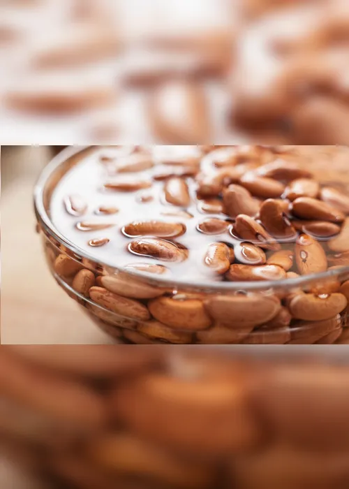 
          Imagem ilustrativa da imagem Remolho de leguminosas: você realiza esse processo antes de preparar o feijão?
          