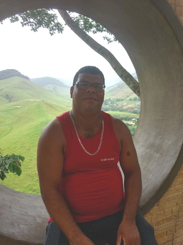 Rafael de Souza Alves era morador de Guarapari e seguia com o veículo para uma oficina do sul do estado (Foto: Roberta Bourguignon)
