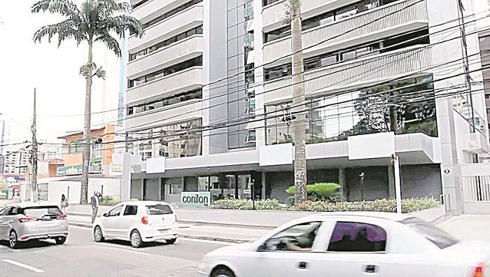 Agência consular italiana fica em prédio na Enseada do Suá, em Vitória (Foto: Divulgação)