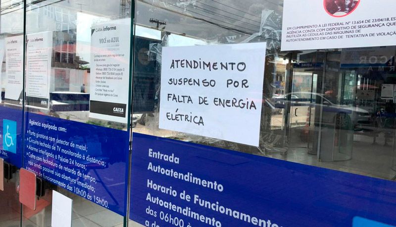 Agência da Caixa suspendeu os atendimentos por falta de energia no Amapá (Foto: Francy Rodrigues/Redes Sociais)