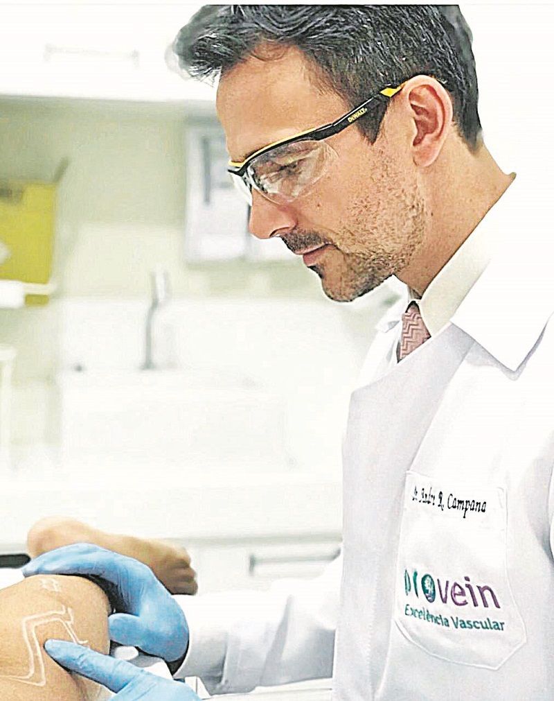 Andre Campana faz marcação da área que irá passar por tratamento (Foto: Divulgação)