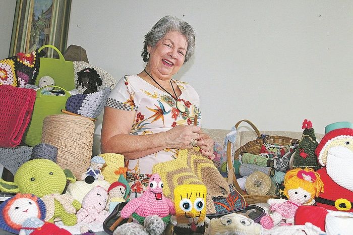 Artesanato: professora Rosali Lobo, 73 (Foto: Kadidja Fernandes/AT)