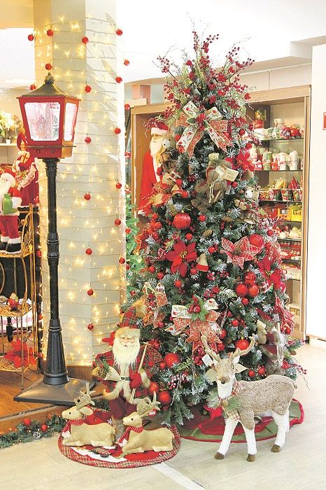 Neste natal, a árvore rústica é uma das preferidas dos capixabas. Mede 2,1 metros e custa R$ 3.700. (Foto: Divulgação)