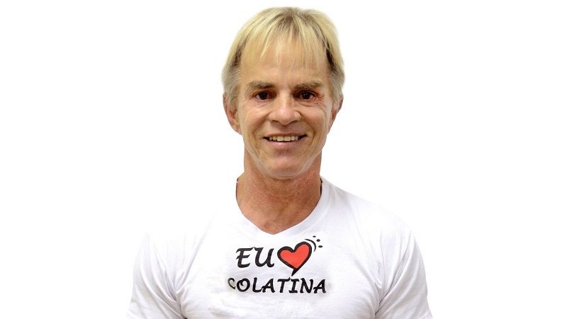 O prefeito pretende levar uma camisa com os escrito "Eu amo Colatina" como um presente para Bolsonaro (Foto: Divulgação)