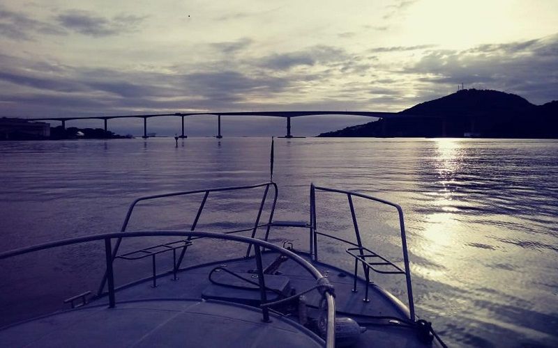 As buscas pelo chefe de máquinas do rebocador que afundou no mar de Guarapari devem entrar no quarto dia (Foto: Divulgação)