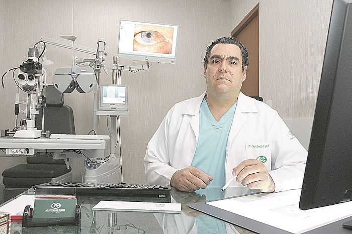 Cirurgião oftalmológico Cesar Ronaldo: inclusão de procedimento vai trazer maior precisão no diagnóstico (Foto: Leone Iglesias/AT)