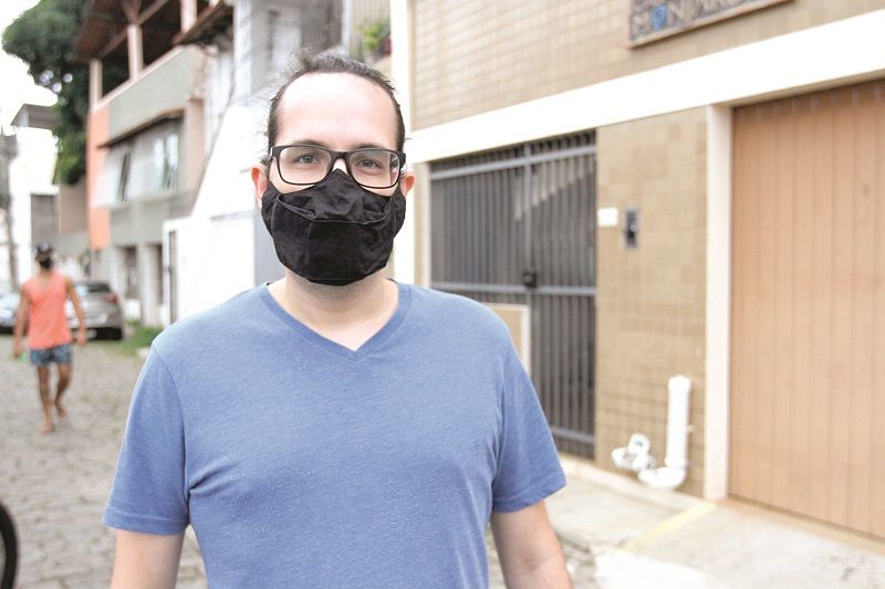 Cristiano Zanetti Monjardim está com dificuldades em fazer a reforma na casa por causa da alta dos materiais de construção (Foto: Dayana Souza/AT)