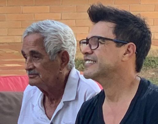 Seu Francisco com o filho Zezé (Foto: Reprodução/Instagram)
