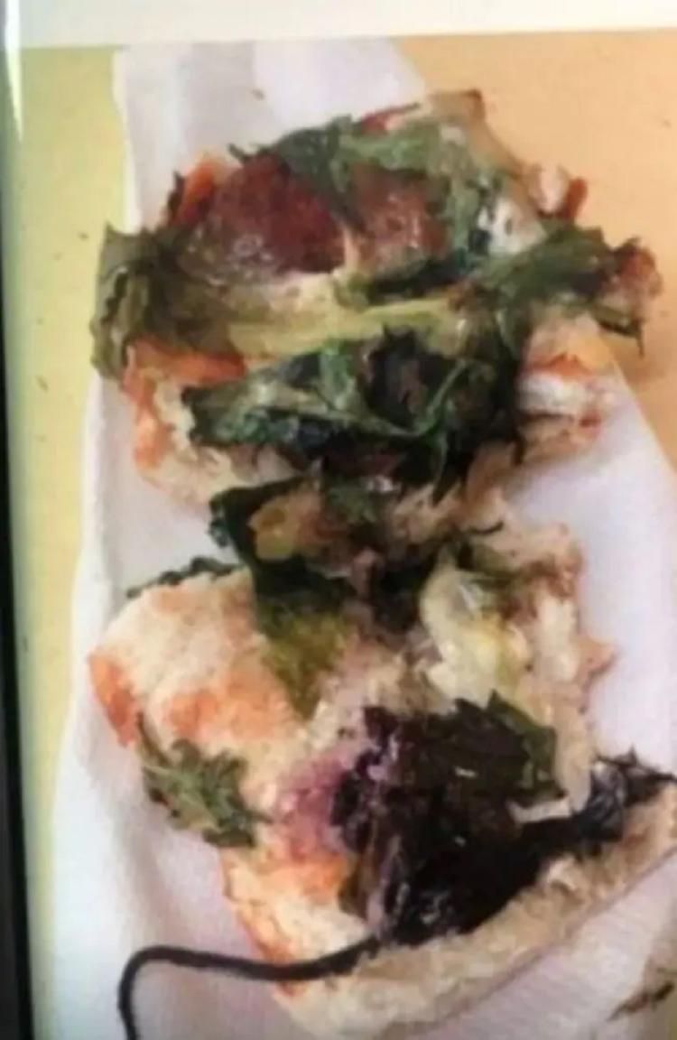 Rato estava dentro de lanche (Foto: Reprodução/News Corp Australia)