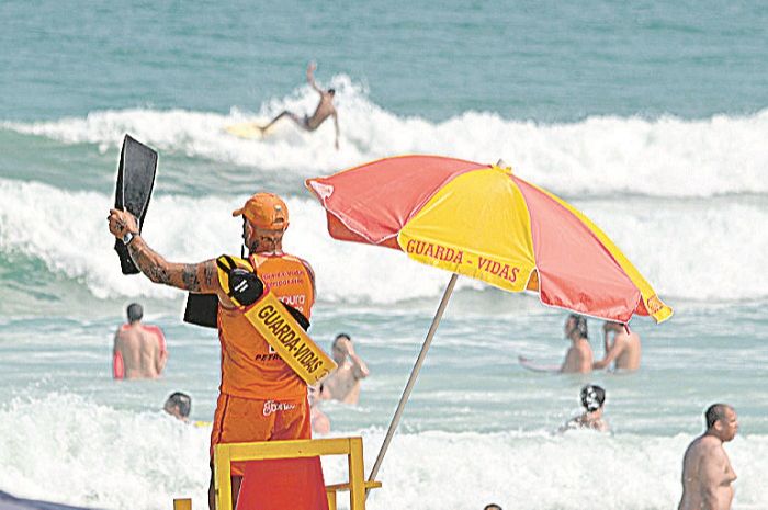 Guarda-vidas em Guarapari: oportunidades para atuar na função (Foto: Divulgação)