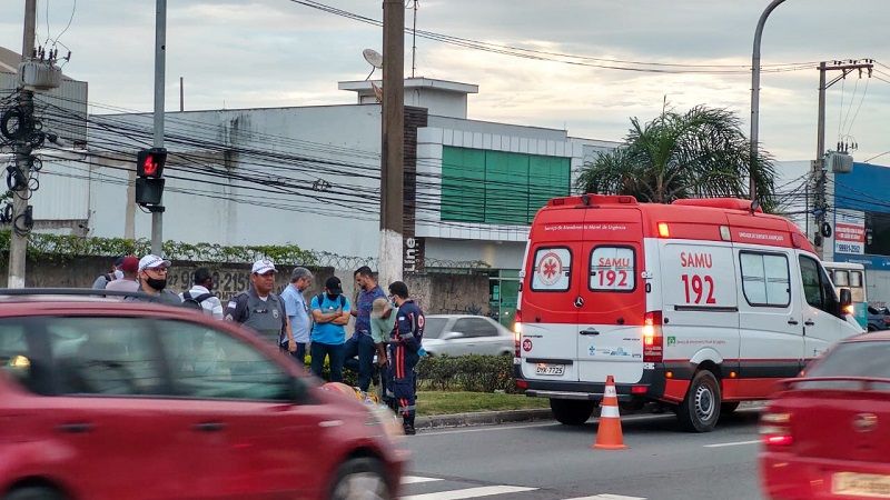 A vítima fraturou a perna e teve escoriações pelo corpo após ter sido atropelado quando saía do trabalho (Foto: Taynara Nascimento)