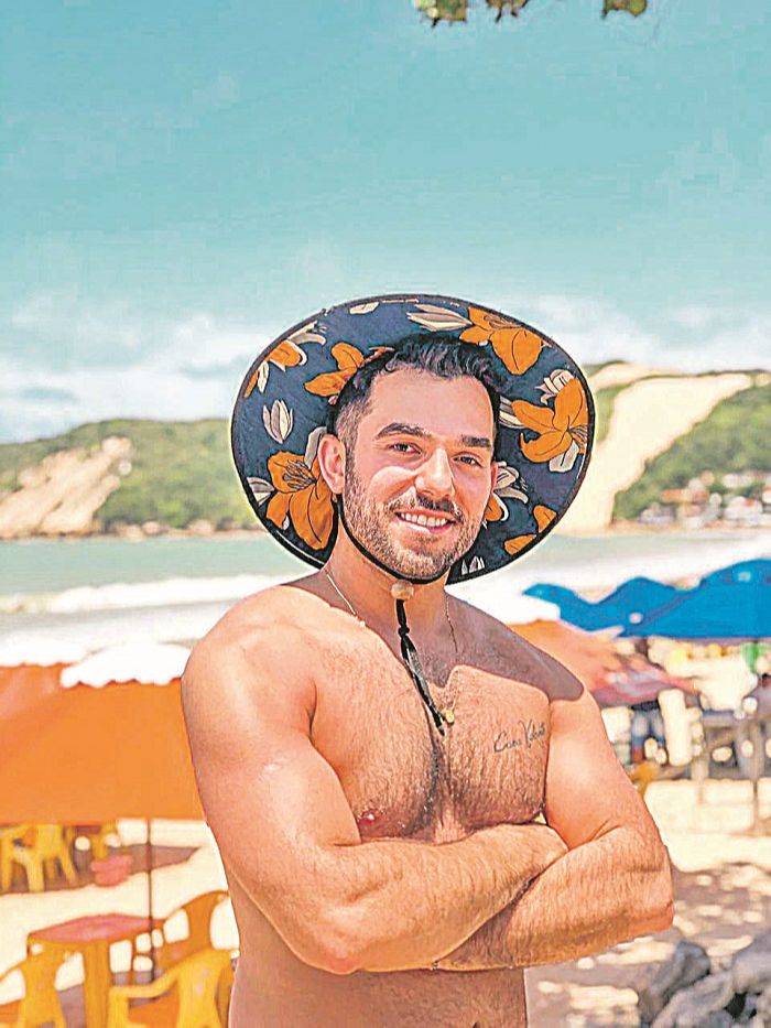 O educador físico Jhonatan Sangi, 28 anos, fez o preenchimento de mandíbula (Foto: Acervo pessoal )