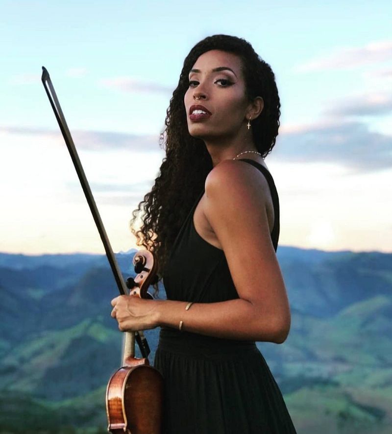 A Violinista Jaqueline Lima toca na próxima sexta (13), às 20h, em concerto. (Foto: Ever Aguero/Divulgação)