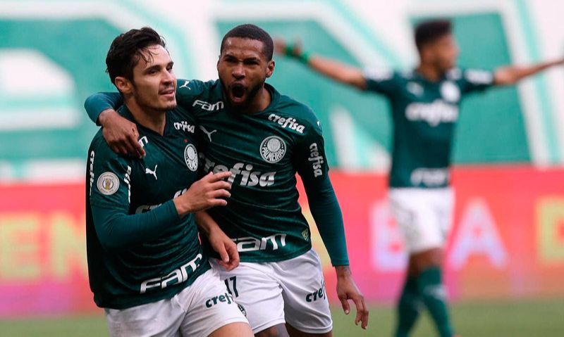 Jogadores comemoram a importante vitória sobre o Galo (Foto: Cesar Greco / Palmeiras)