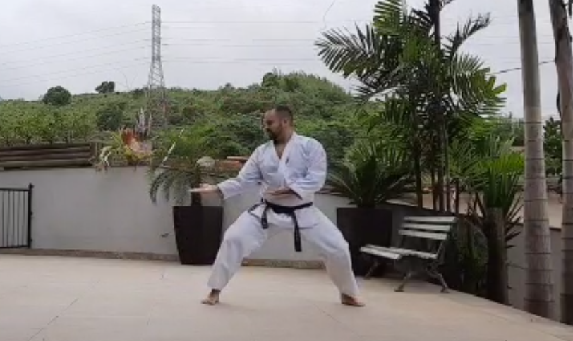 O magistrado capixaba competiu em duas categorias: a Sênior, categoria principal da competição para atletas com 16 anos ou mais, onde disputou com 25 atletas e foi campeão, e a Master para atletas com idades entre 32 e 45 anos (Foto: Reprodução)