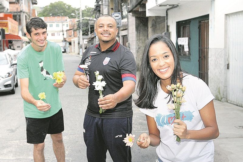 Kelvim, Bruno e Dalilla, da ONG Ame Mais: gentileza e sensibilidade (Foto: Leone Iglesias/AT)