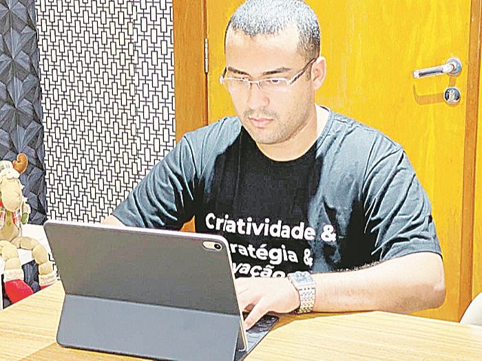Leony Nobre, Analista de RH da Heach lembrou que há áreas técnicas, como na Engenharia, e empresas que dão treinamento de vendas para os contratados (Foto: Divulgação)
