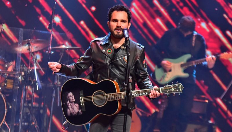 Luciano Camargo, em show em homenagem ao Dia dos Pais (Foto: Leo Franco / AGNews)