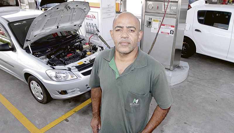Luis Carlos Rodrigues recomendou a quem quer instalar o kit gás pensar duas vezes: “Para valer a pena, tem de andar muito com o carro” (Foto: Beto Morais / AT)