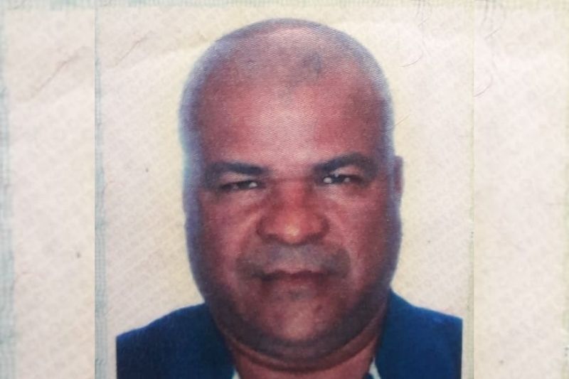 Identificado como Ailton Mendes da Silva, de 55 anos, o mecânico foi morto no local onde trabalhava (Foto: Reprodução)