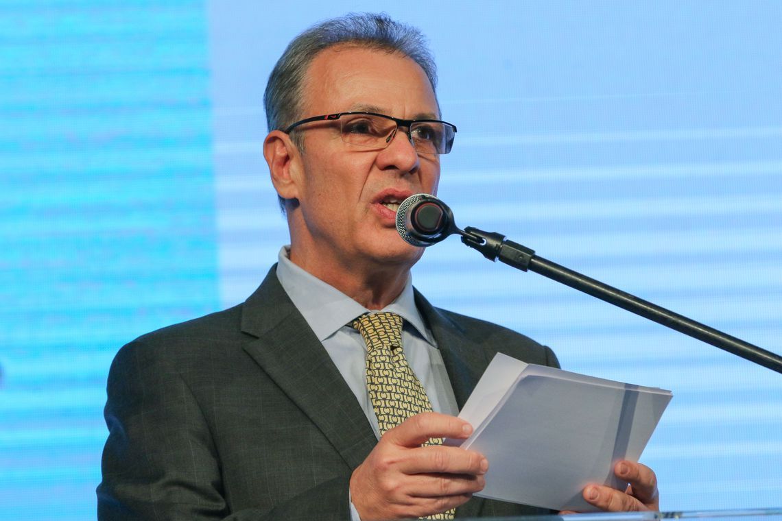 Ministro de Minas e Energia, Bento Albuquerque, afirmou que operação é 'complexa'. Plano inicial era retomar abastecimento em 70% do estado nesta quinta-feira (5) (Foto: Fabio Rodrigues Pozzebom/Agência Brasil)