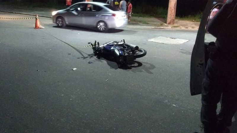 O motociclista morreu após se envolver em um acidente com uma carreta no bairro Araçás, em Vila Velha (Foto: Divulgação)