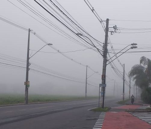 Neblina em Novo Horizonte, na Serra (Foto: Rayssa Bringhenti)