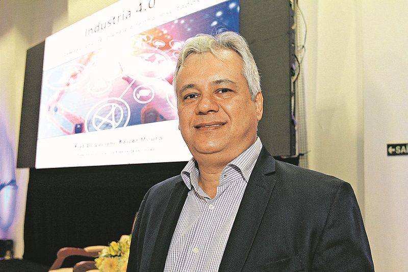 Luciano Raizer explicou uma das possibilidades com o grafeno: paredes que decidem sobre a própria limpeza (Foto: Dayana Souza - 15/10/2019)