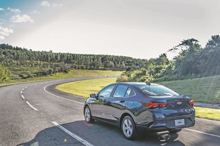 Produzido em Gravataí, no Rio Grande do Sul, o modelo tem visual que chega a ser confundido com o Cruze (Foto: Assessoria General Motors)