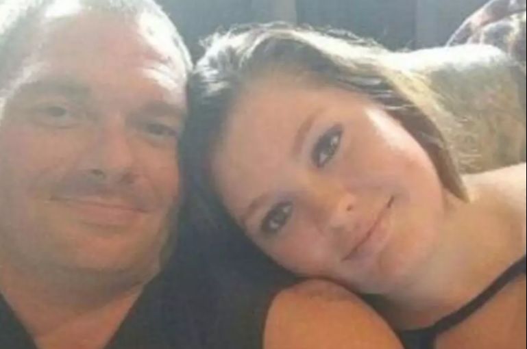 O caso de incesto se tornou público depois de ser denunciado, em 2019, por uma ex-companheira de Travis, que soube da relação (Foto: Reprodução/Facebook/TravisFieldgrove)