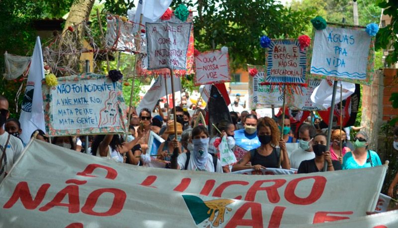 Protesto foi realizado na manhã desta quinta (Foto: Coletivo de Comunicação do MAB e @clickzera)