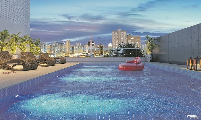 Perspectiva da piscina do condomínio: área de lazer será entregue montada e equipada. Dentre os itens para diversão estão quadra, brinquedoteca e churrasqueira (Foto: Divulgação / Galwan)