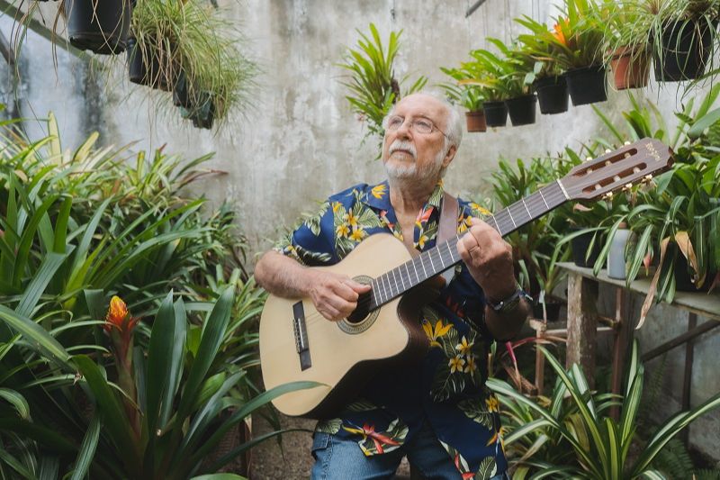 Roberto Menescal: "Eu tenho saudade do futuro. O futuro que vai trazer coisas novas. E eu não planejo praticamente nada". (Foto: Jhow Lourenço/Divulgação)