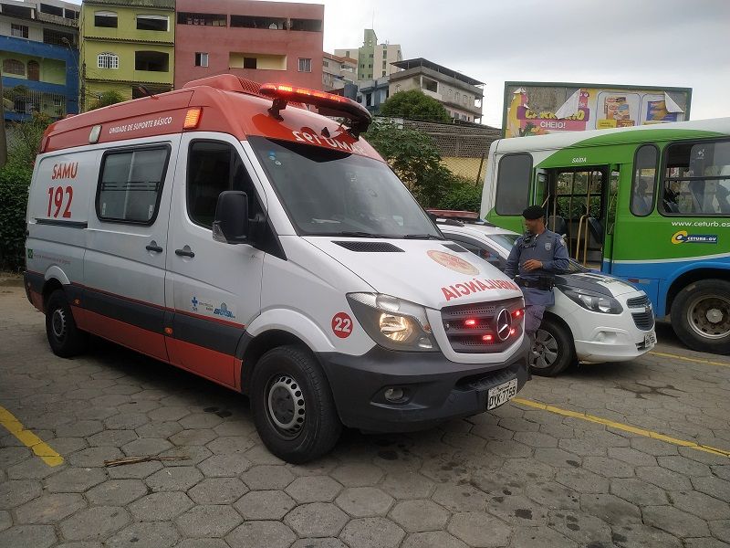 Samu foi ao terminal socorrer a vítima (Foto: Kananda Natielly)