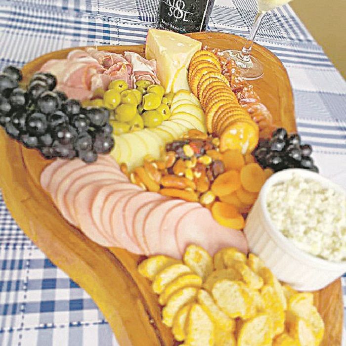 Tábua de frios como entrada (Foto: Chefs/ divulgação)
