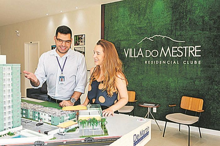 No Jardim Limoeiro, é possível visitar o stand de vendas do Villa do Mestre, lançamento na Serra. Comprador pode conferir estrutura e preços com atendimento personalizado (Foto: De Martin Construtora )