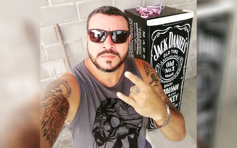 Imagem ilustrativa da imagem Farmacêutico morre em acidente entre moto e ônibus na Serra