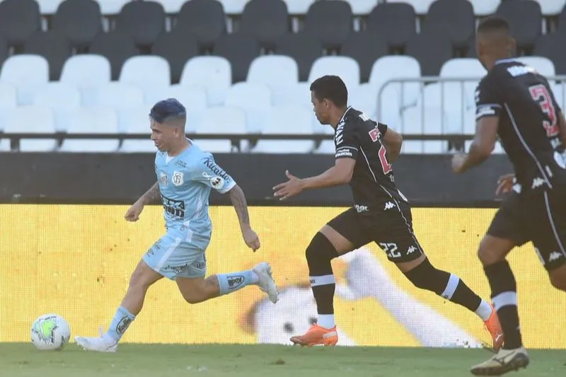 Imagem ilustrativa da imagem Presidente do Santos confirma que vai comprar Luan Peres junto a clube da Bélgica