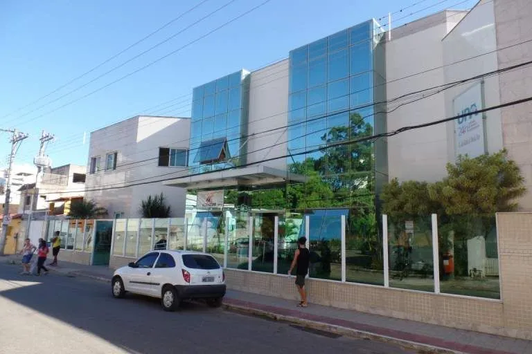 Imagem ilustrativa da imagem Guarapari abre 30 vagas na área da saúde com salários que chegam a R$ 8 mil