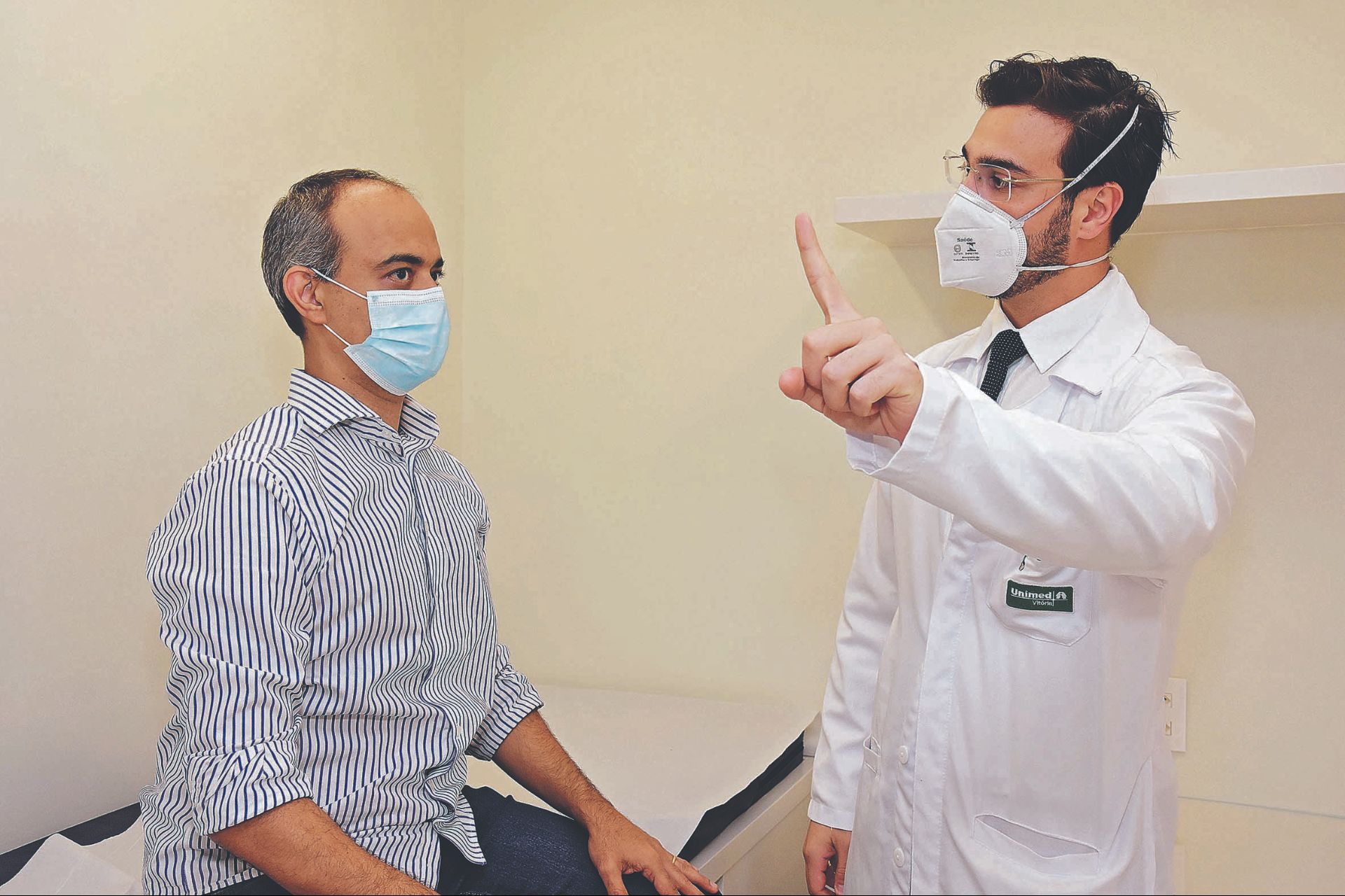 O dentista Eduardo Guerra com o neurologista Ryann Pancieri Paseto