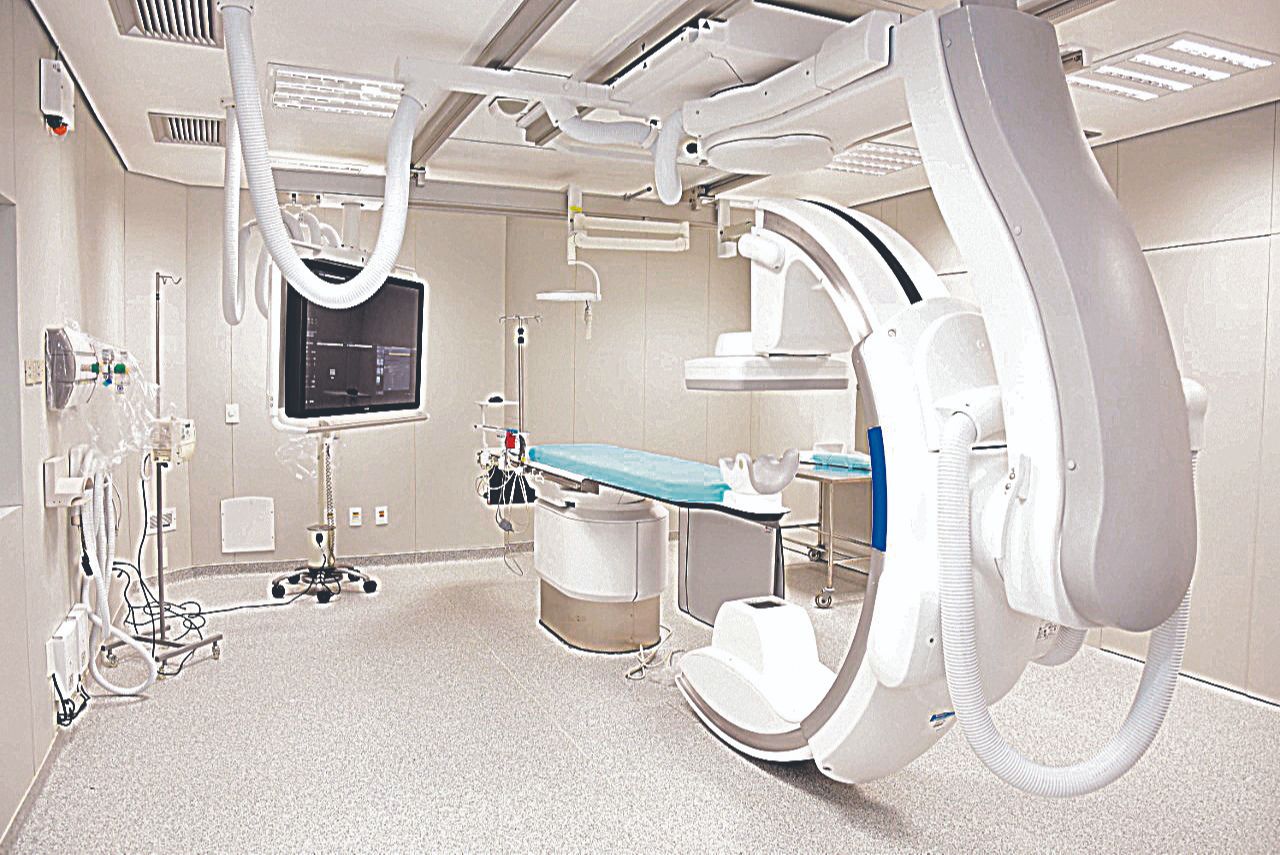 Equipamento adquirido este ano é usado em tratamento por cateter de diversas patologias cardíacas, vasculares e neurológicas