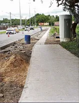 Imagem ilustrativa da imagem Espaço reduzido para pedestre em Jardim Camburi