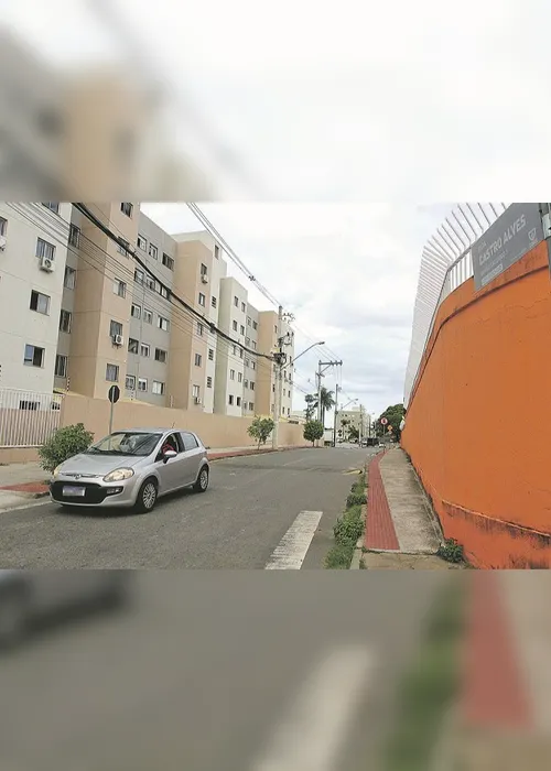 
          Imagem ilustrativa da imagem Sem ônibus e sem segurança
          