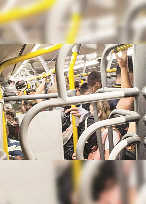 
          Imagem ilustrativa da imagem Ônibus superlotado
          