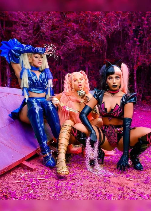 Imagem ilustrativa da imagem 'Modo Turbo', de Luísa Sonza, Anitta e Pabllo Vittar, bate recordes no streaming